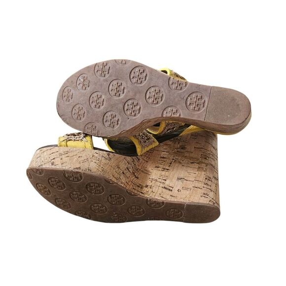 Tory Burch Yellow Leather Lucian Chain Embellished Cork Wedge Sandals Size 7.5 - Picture 6 of 7